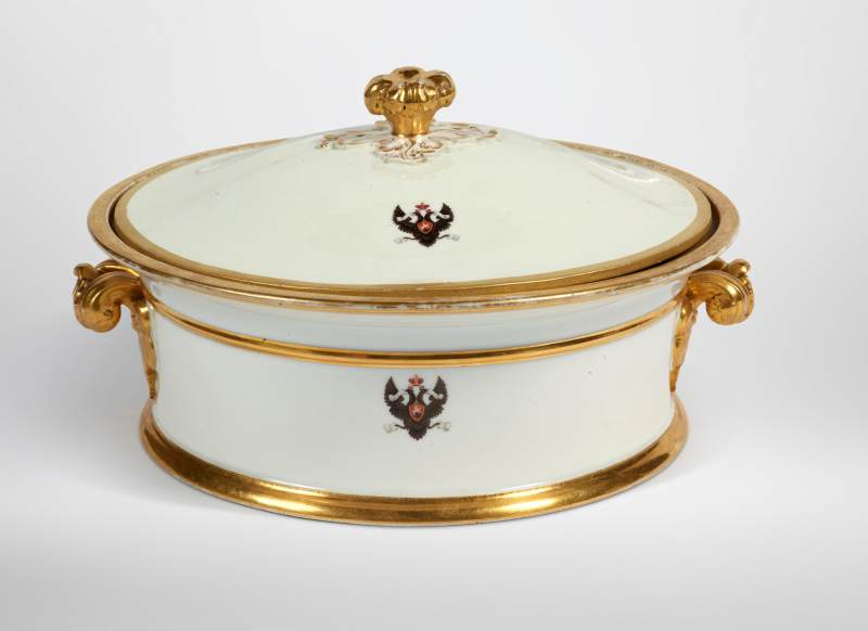 A Group of Porcelain Tableware from the Ordinary Service, Coronation Service and the Service of Grand Duke Konstantin Nikolaevich, Imperial Porcelain Factory, St Petersburg, period of Nicholas I (1825-1855) and Alexander II (1855-1881) - 图3