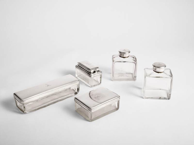 Grand Duke Mikhail Mikhailovich: A Silver and Glass Dressing Set, Various Makers, St Petersburg, 1861 and 1865 - 图3
