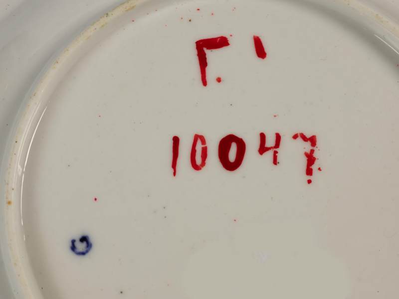 A Porcelain Plate From the Imperial Order of St. Vladimir Service, Gardner Porcelain Factory, Verbilki, circa 1785 - 图3