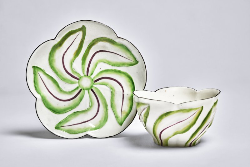 A Chelsea Porcelain Scolopendrium Bowl and Stand,  circa 1753-55 - 图1