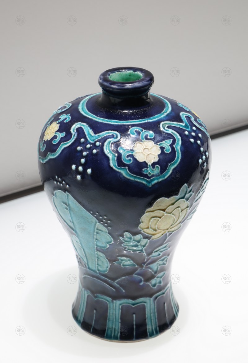 明正德-嘉靖 景德镇窑珐华釉山石花卉纹瓶 - 图4