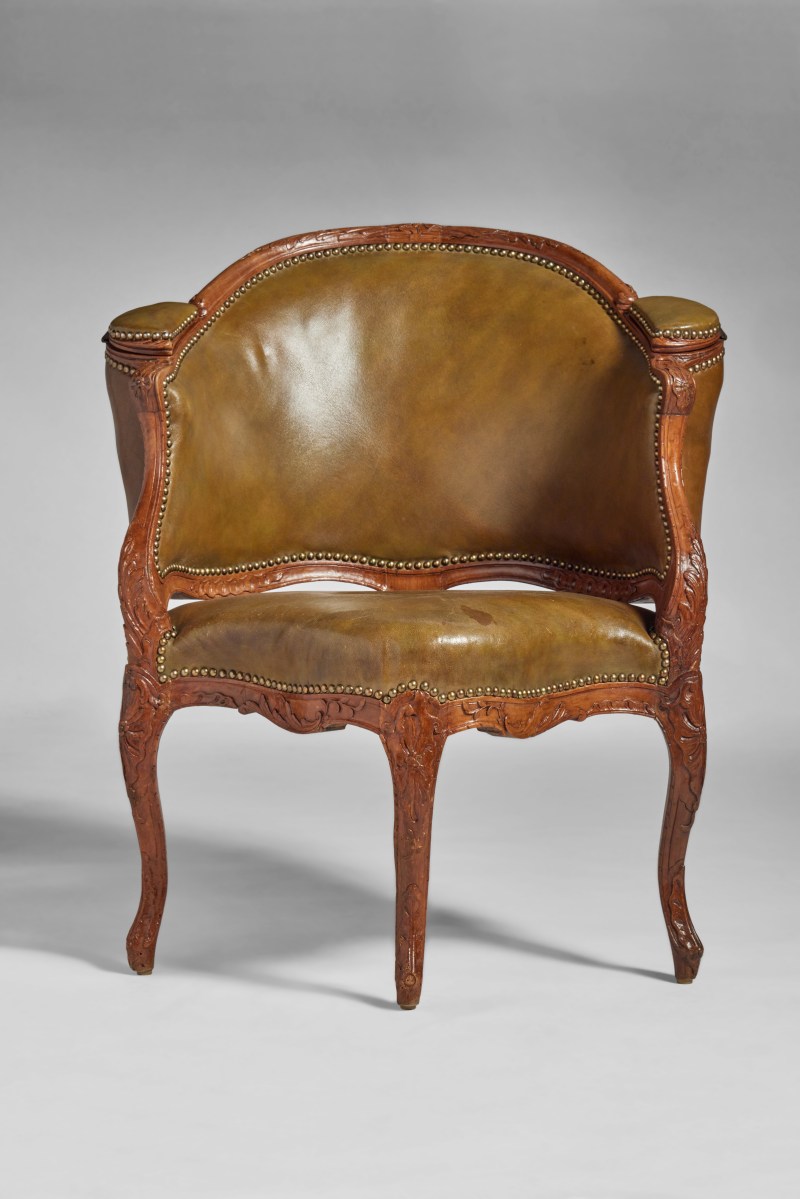 A Louis XV Walnut Fauteuil de Bureau attributed to Etienne Meunier, Circa 1745 - 图2