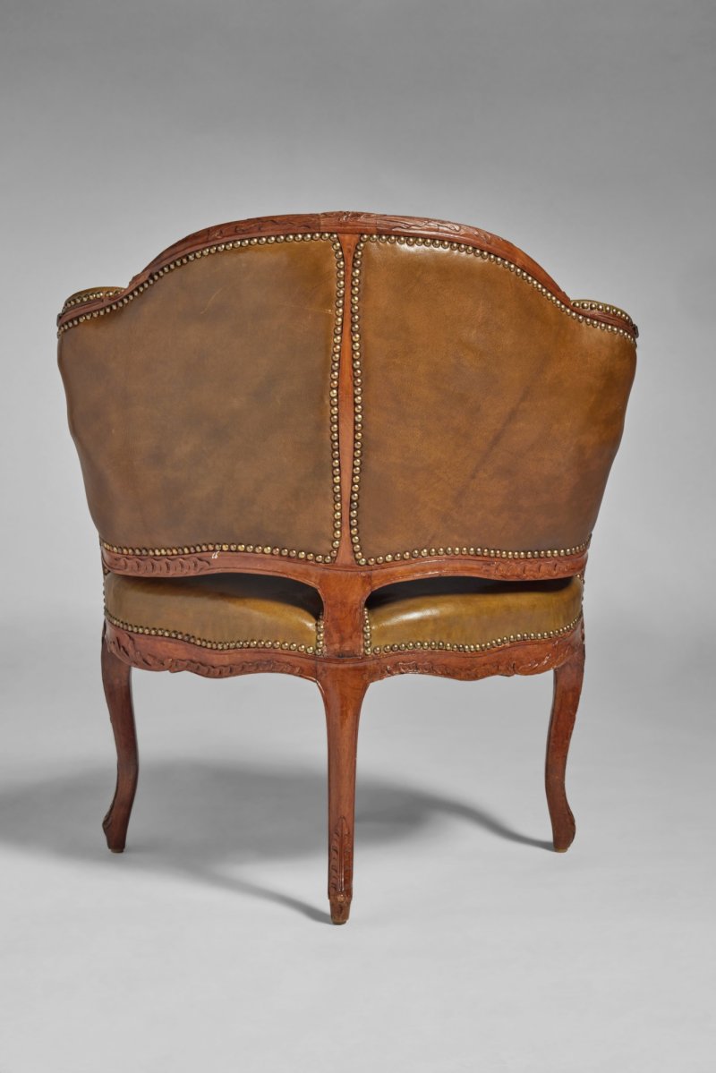 A Louis XV Walnut Fauteuil de Bureau attributed to Etienne Meunier, Circa 1745 - 图6