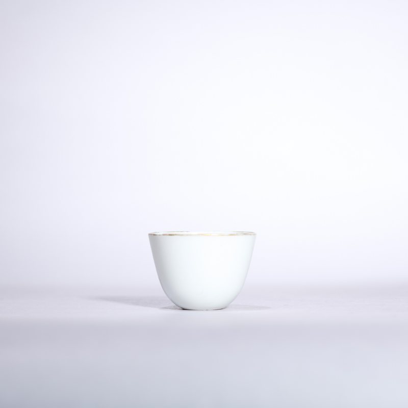 清乾隆白釉描金卧足杯-多宝古瓷宝典