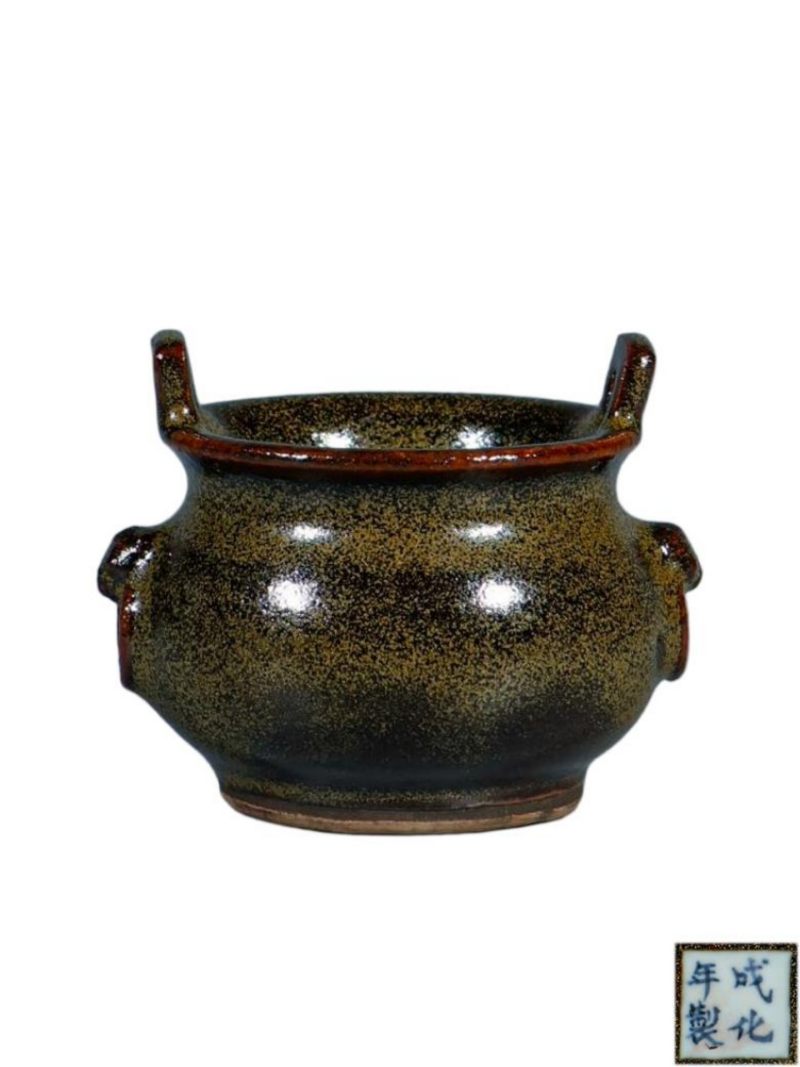 清中期   茶叶末釉冲天耳兽耳炉 - 图1