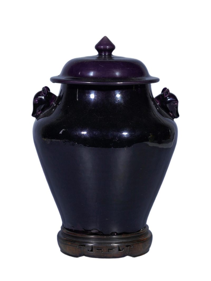 清康熙   茄皮紫釉牺耳尊 带底座 - 图1