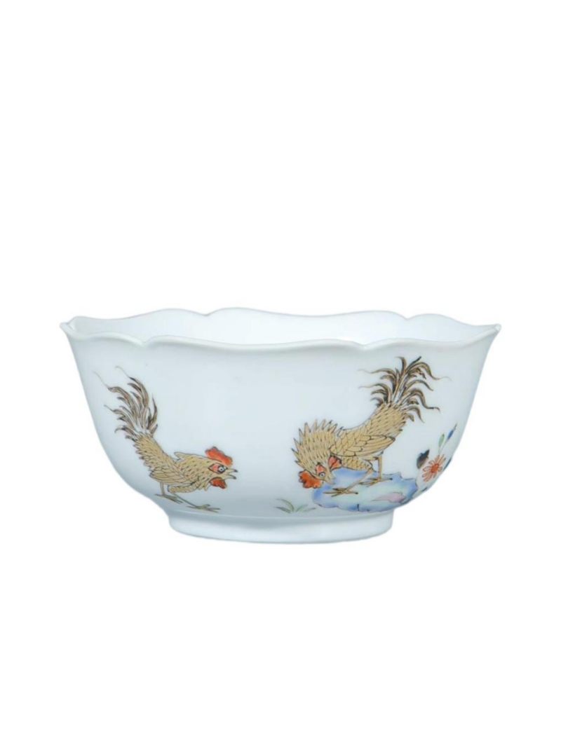 清乾隆   粉彩描金大鸡图葵口杯 - 图1