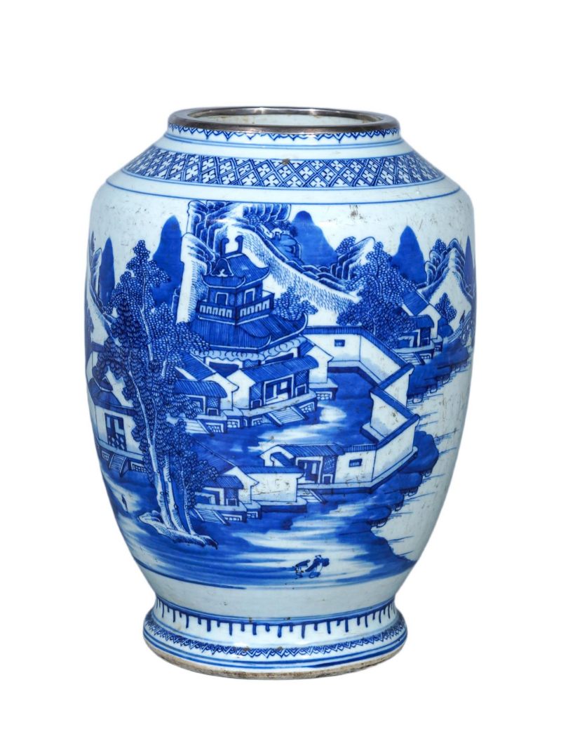 清乾隆   青花山水图大瓶 - 图1