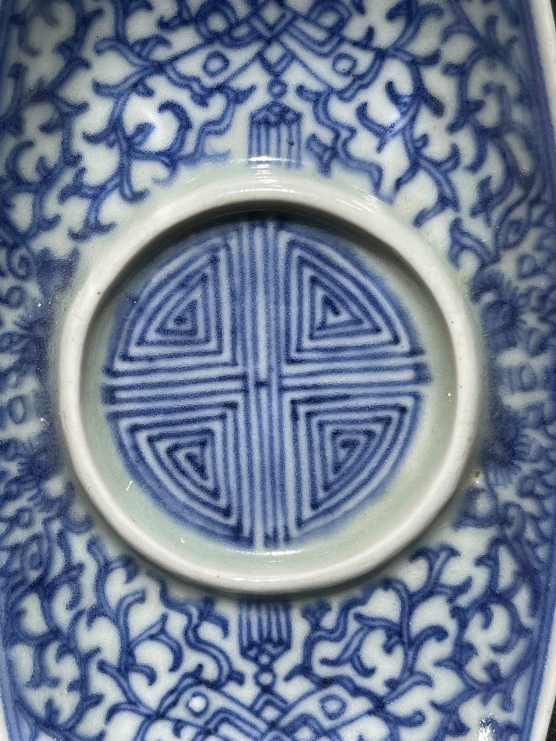 清乾隆 青花缠枝莲茶船一对 - 图12