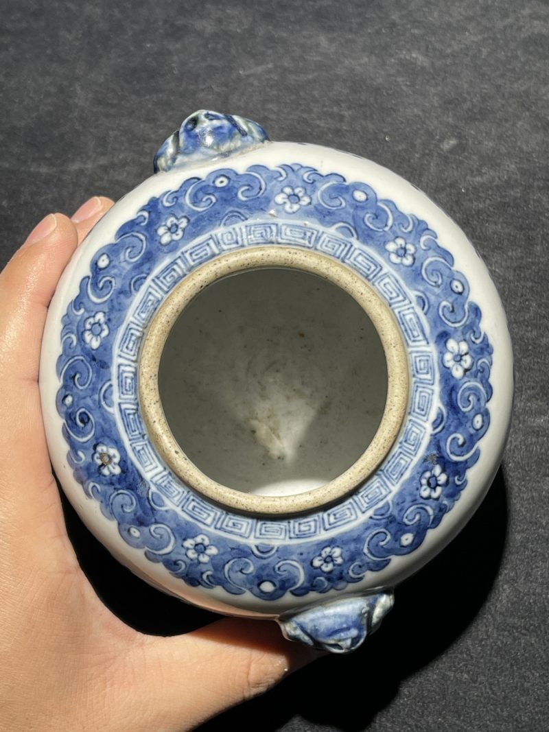 清乾隆 青花缠枝莲铺首罐 - 图8