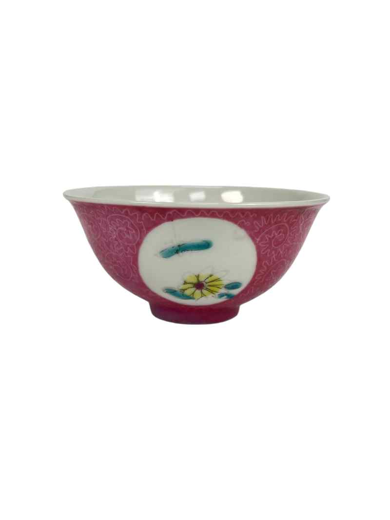 XYB044  民国 胭脂红釉轧道粉彩花卉纹茶圆 - 图1