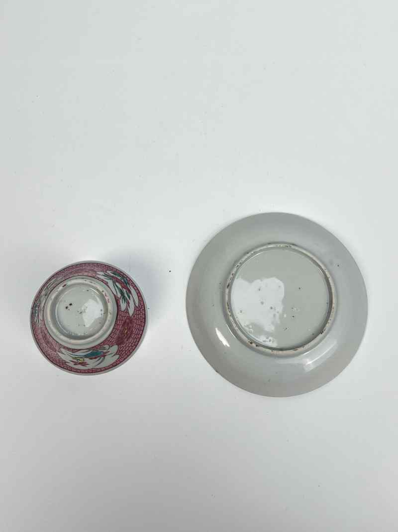 XYB052  清雍正 粉彩教子图杯碟一套 - 图3