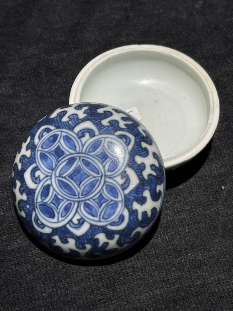 明晚期 青花海浪金钱纹印盒 - 图2