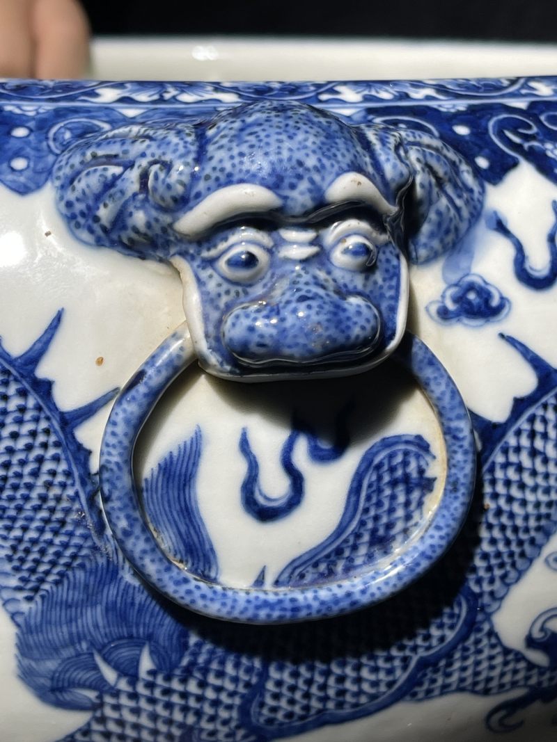 清中期 青花龙纹大三足炉 - 图6