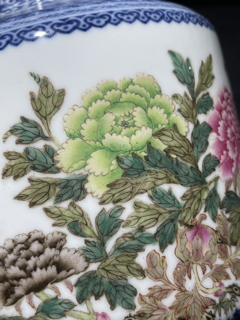 民国 青花粉彩花卉纹灯笼尊 - 图5