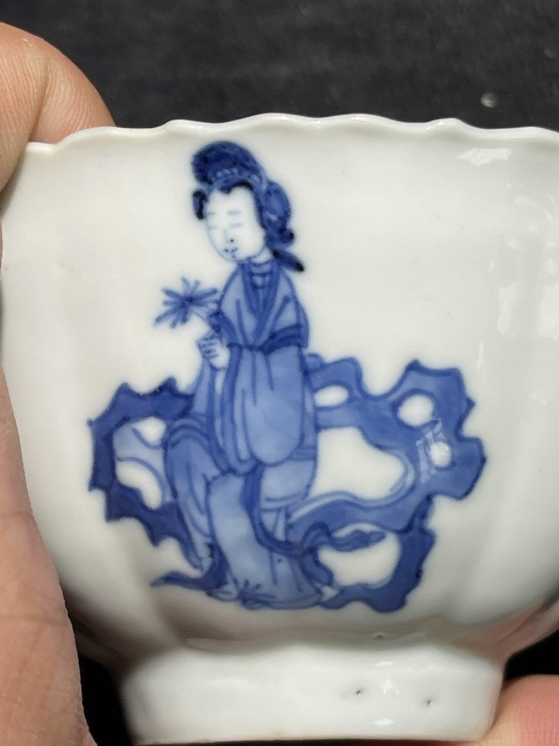 清康熙 青花人物纹花口杯 - 图5