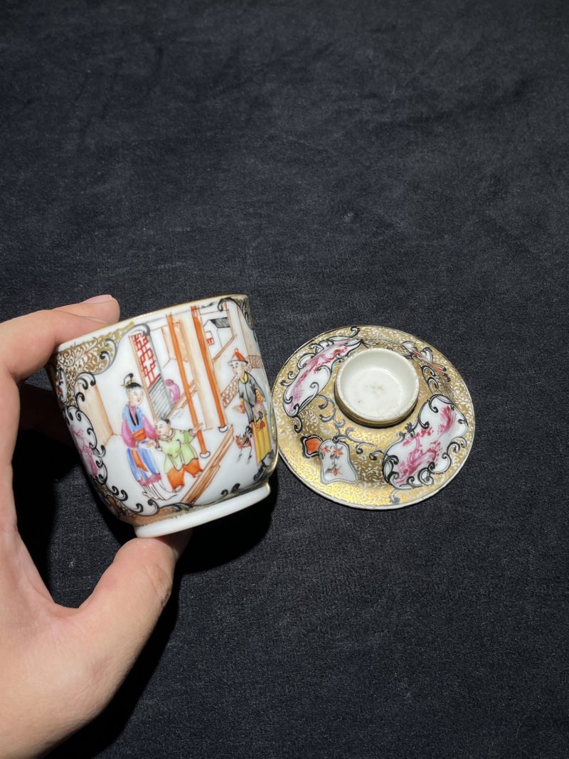清雍正 广珐琅满大人纹盖杯、碟一套 - 图3