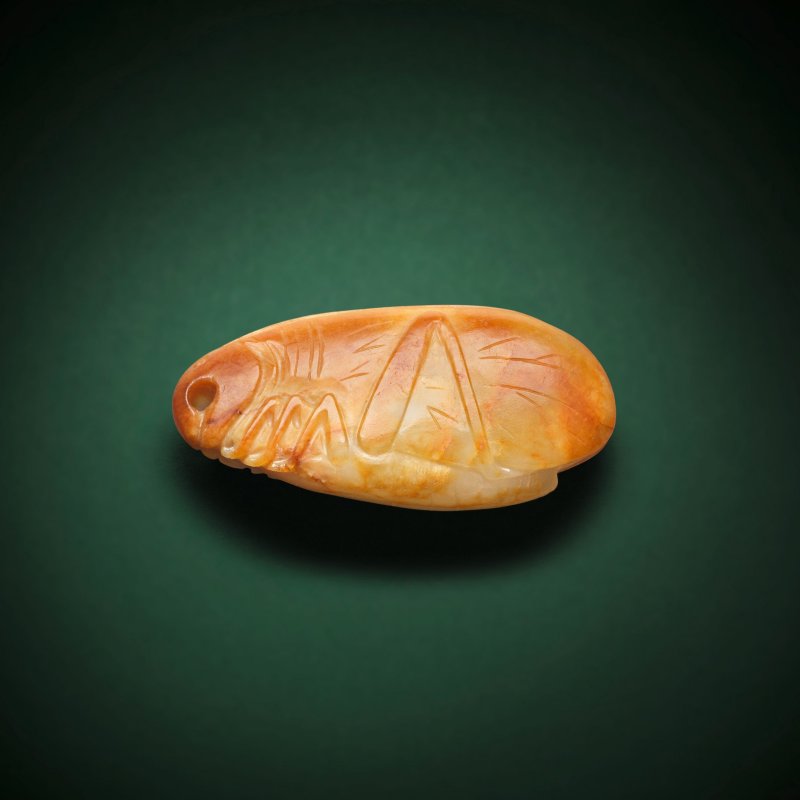 十八/十九世紀 白玉帶皮蟬紋佩 | A WHITE AND RUSSET JADE 'CICADA' PENDANT - 图2