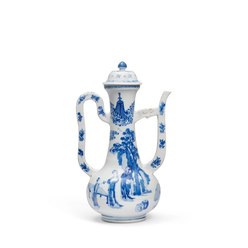 清康熙 青花蟾宮折桂圖執壺 | A RARE BLUE AND WHITE 'CHANG'E HOLDING THE MOON RABBIT' EWER AND COVER