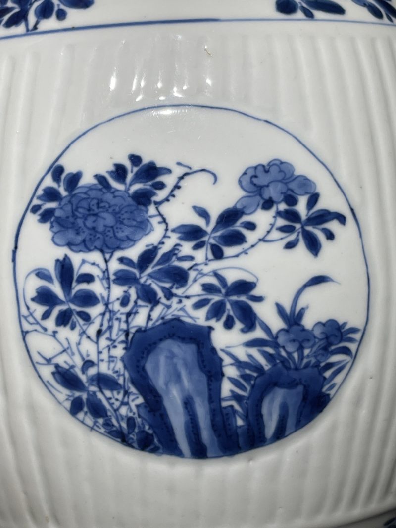清康熙 青花花卉纹瓜棱罐 - 图5