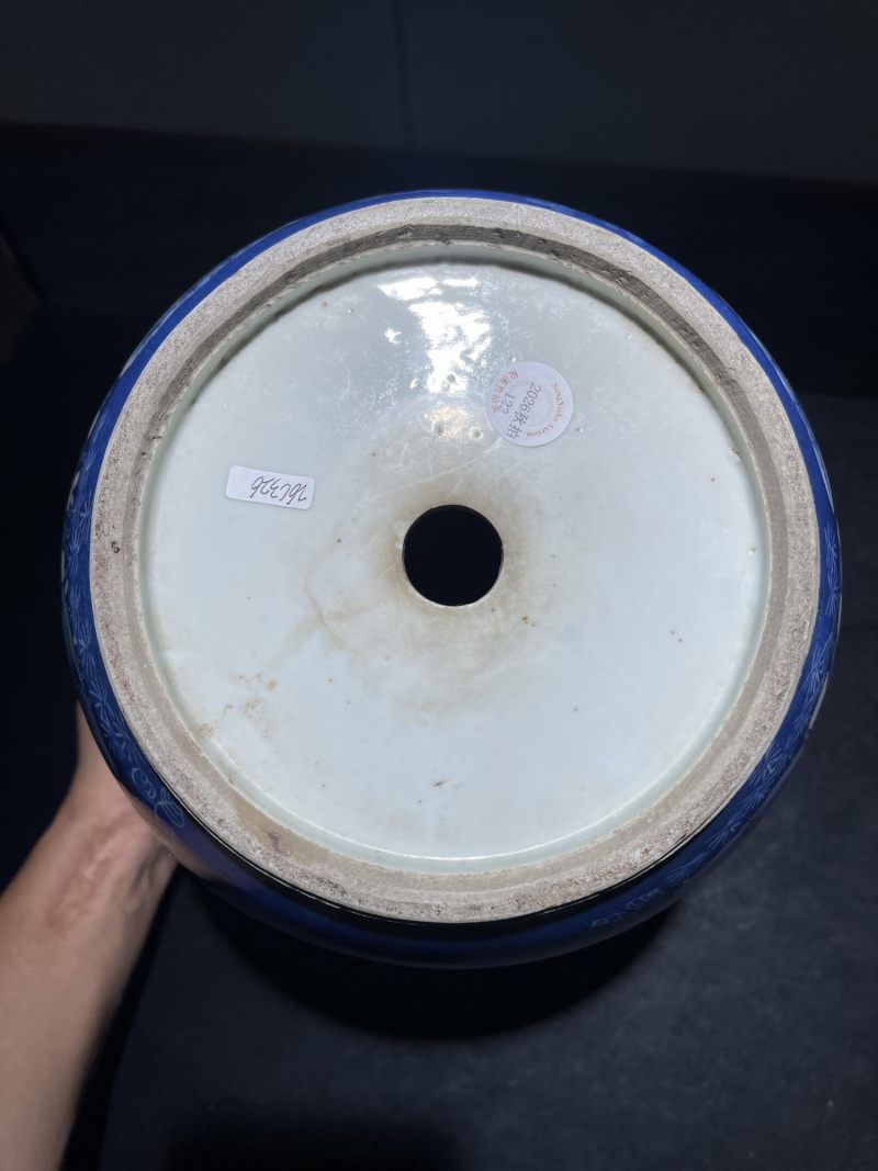 清晚期 洒蓝留白荷塘月色纹花盆 - 图10