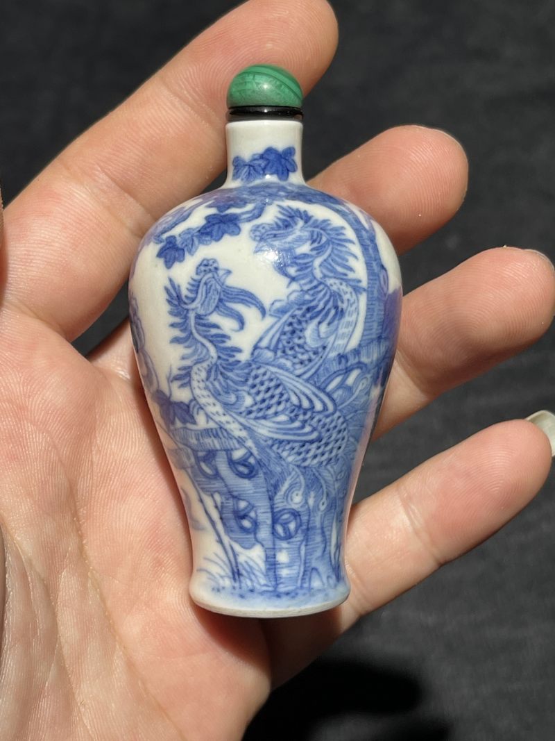 清乾隆 青花五伦图鼻烟壶 - 图2