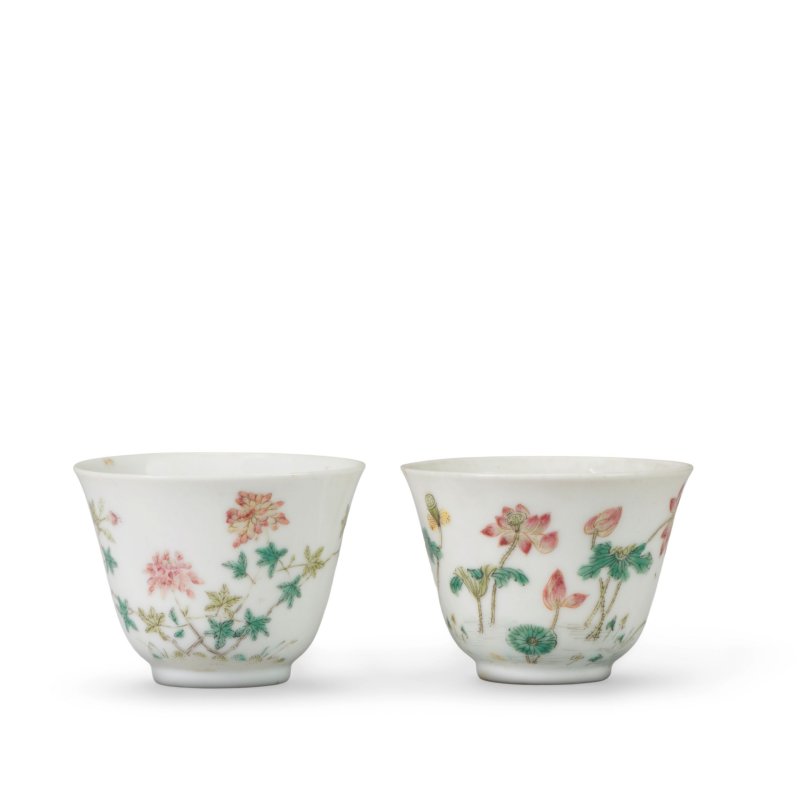 清道光 粉彩花卉紋杯 一對 | A PAIR OF FAMILLE ROSE 'FLORAL' WINE CUPS - 图1