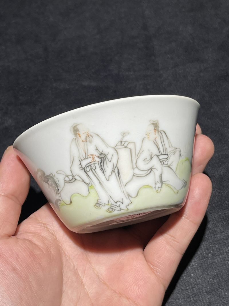 清雍正 粉彩高士图马蹄杯 - 图2