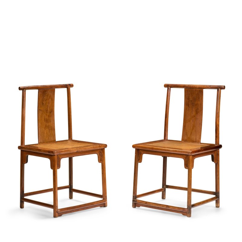 十八/十九世紀 黃花梨燈掛椅一對 | A PAIR OF HUANGHUALI 'LAMP-HANGER' CHAIRS, DENGGUAYI