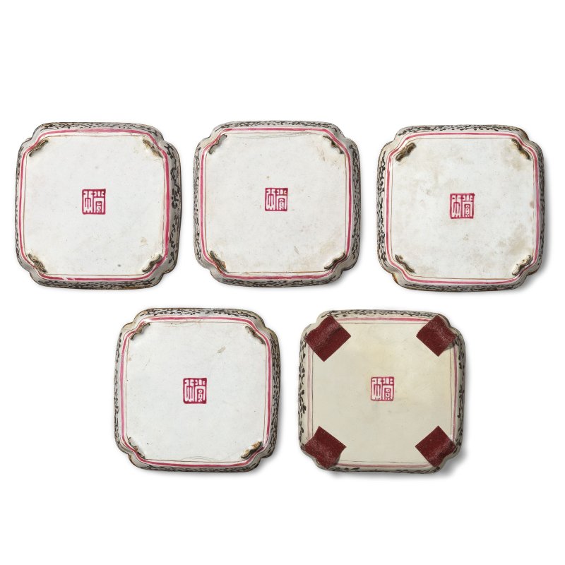 十八世紀 畫琺琅風景圖盤一組五件 | A SET OF FIVE PAINTED ENAMEL 'LANDSCAPE' DISHES - 图3