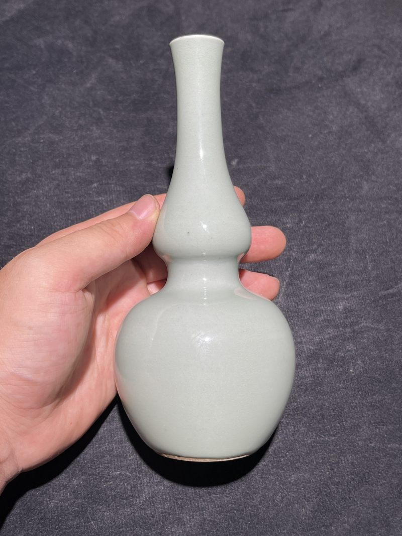 清雍正 粉青釉葫芦瓶 - 图3