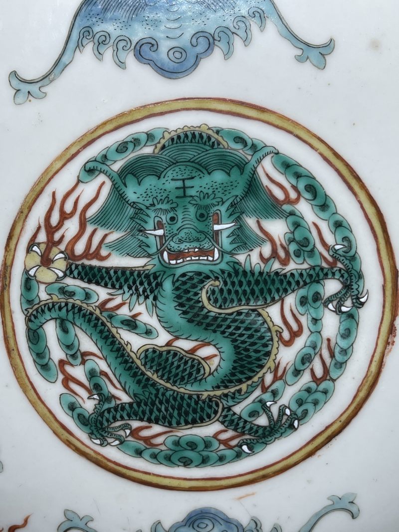 清中期 粉彩人物纹大捧盒 - 图3