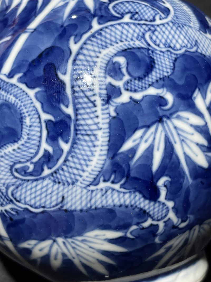 清晚期 青花留白龙纹小赏瓶 - 图7