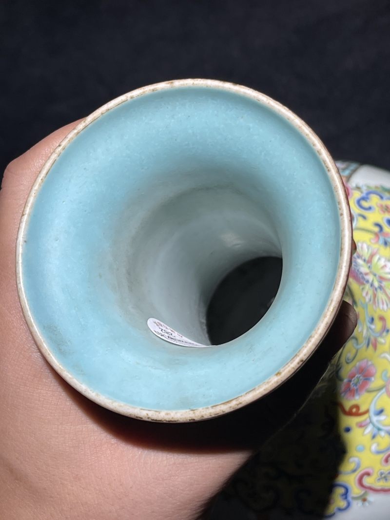 清嘉庆 洋彩婴戏纹双耳瓶 - 图12