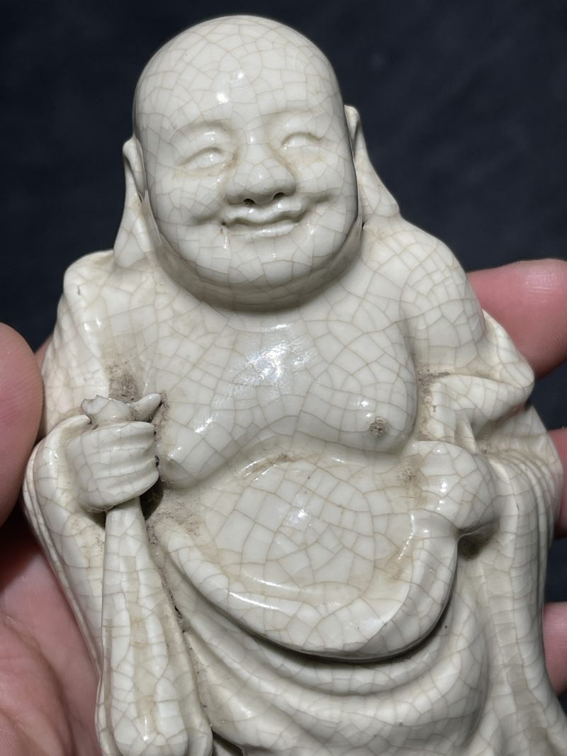 清乾隆 浆胎仿定布袋和尚瓷塑 - 图6