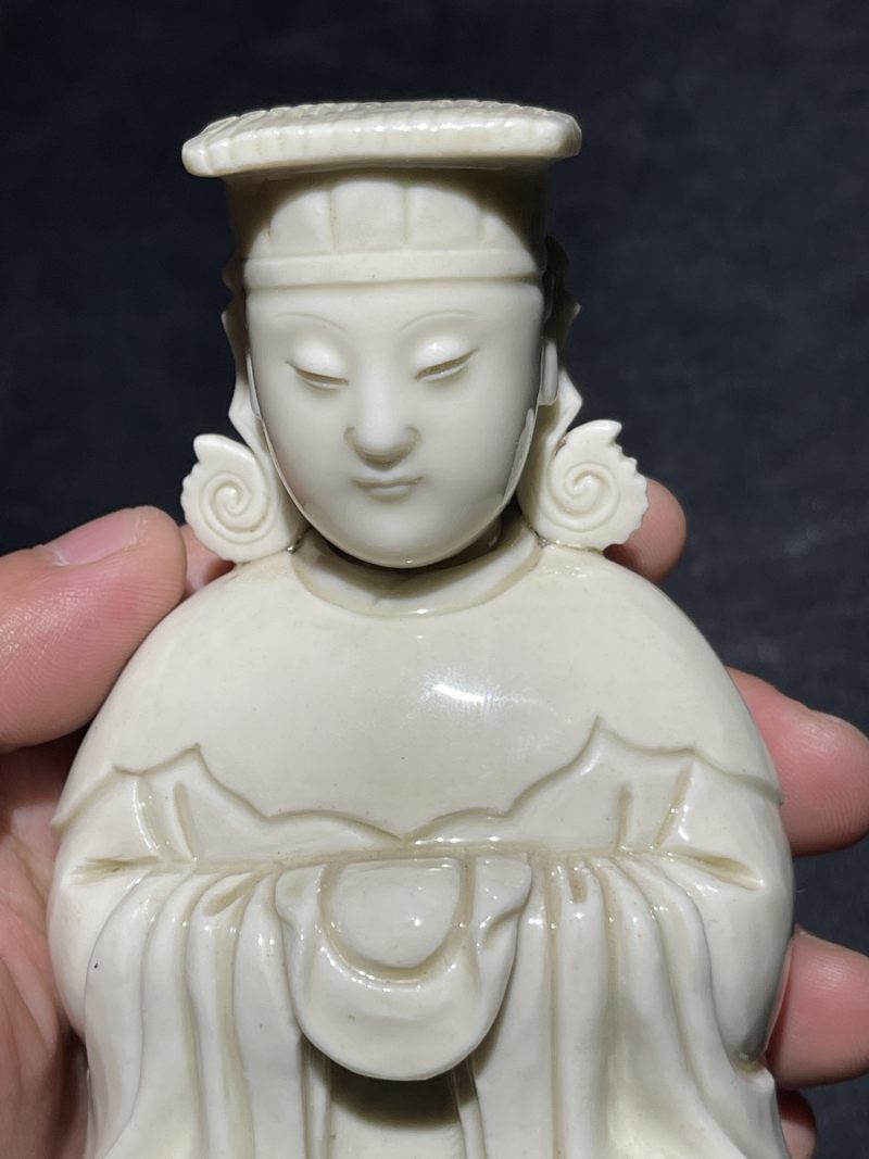 清代 德化白釉妈祖瓷塑 - 图6