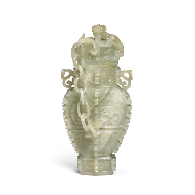 清晚期/民國 玉雕仿古方罍 | A VERY PALE GREEN JADE ARCHAISTIC VASE AND COVER, FANGLEI - 图1