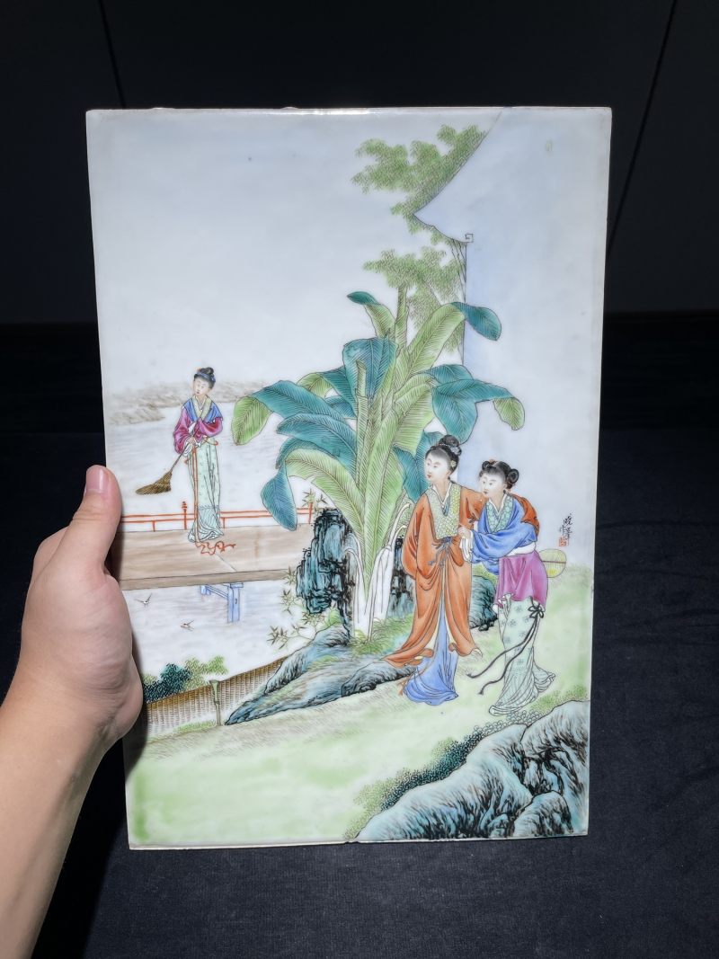 民国 熊晓峰画粉彩红楼梦纹瓷板一对 - 图2