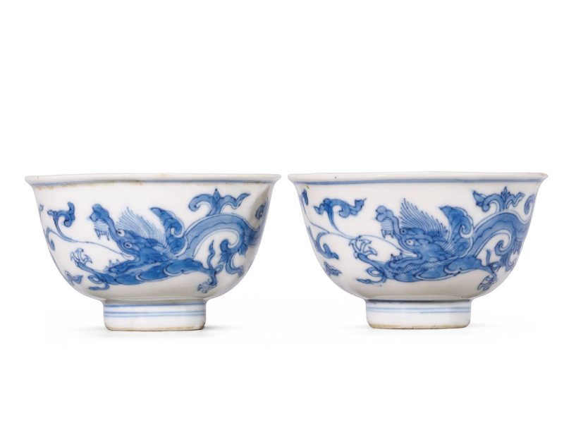 清康熙 青花香草龙纹杯一对 - 图1