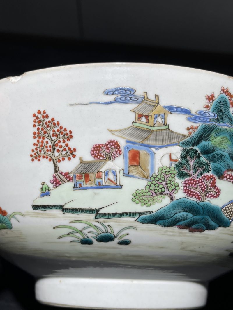 清乾隆 粉彩山水纹大碗 - 图5