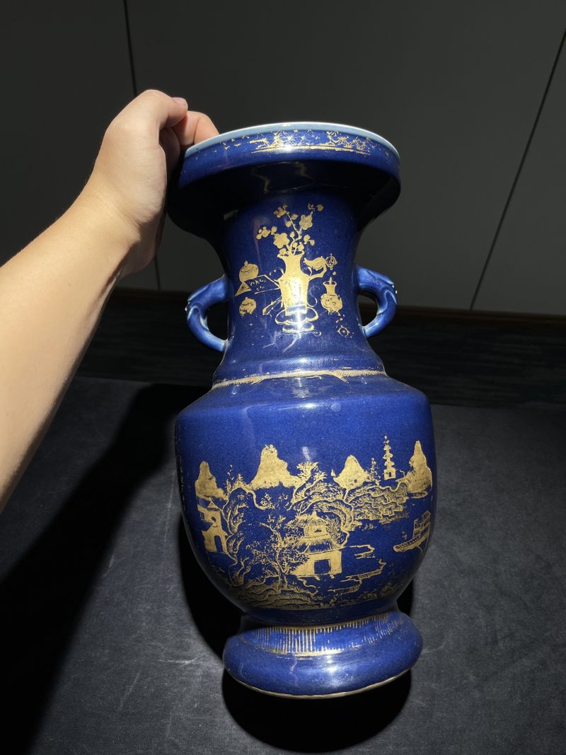清乾隆 祭蓝描金赤壁赋纹盘口尊 - 图2