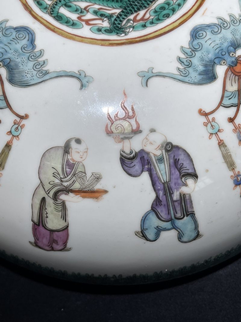 清中期 粉彩人物纹大捧盒 - 图4