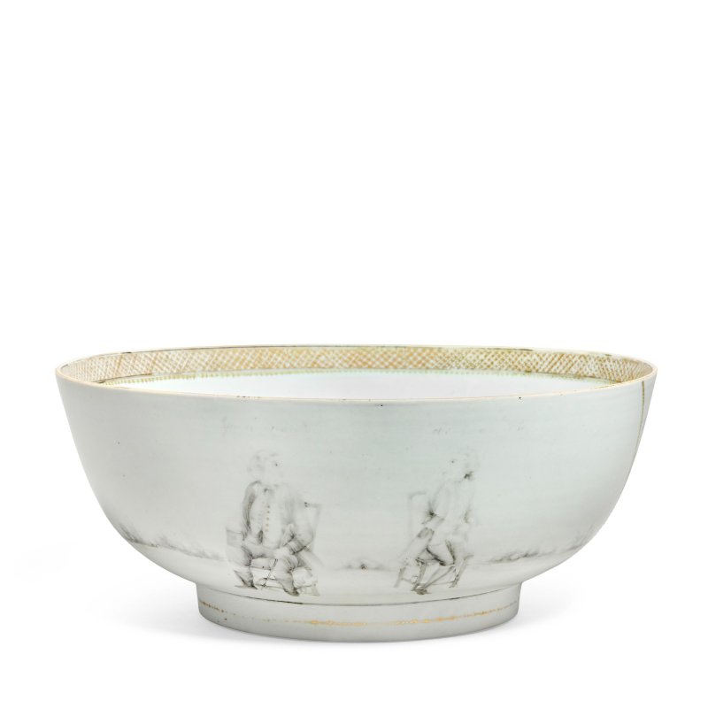清乾隆 約一七八五年 墨彩桑特海峽戰役圖盌 | A RARE GRISAILLE ENAMEL 'BATTLE OF THE SAINTES' PUNCH BOWL - 图3
