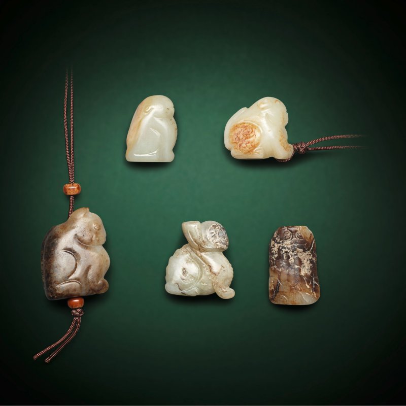 或明及更晚 玉神獸一組五件 | A GROUP OF FIVE MYTHICAL BEAST CARVINGS
