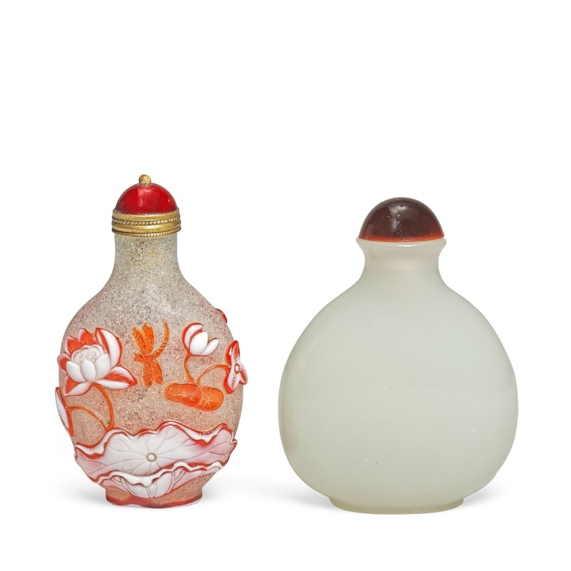 十八/十九世紀 料鼻烟壺及雪霏地套紅料鼻烟壺 | A GLASS SNUFF BOTTLE AND A RED-OVERLAY GLASS SNUFF BOTTLE - 图2
