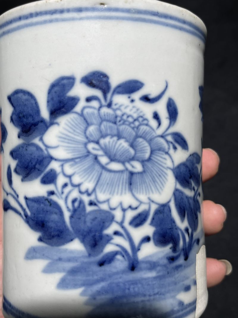 清乾隆 青花笔筒、梅瓶一组两件 - 图5