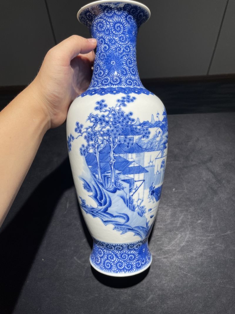 民国 青花人物故事纹瓶 - 图4