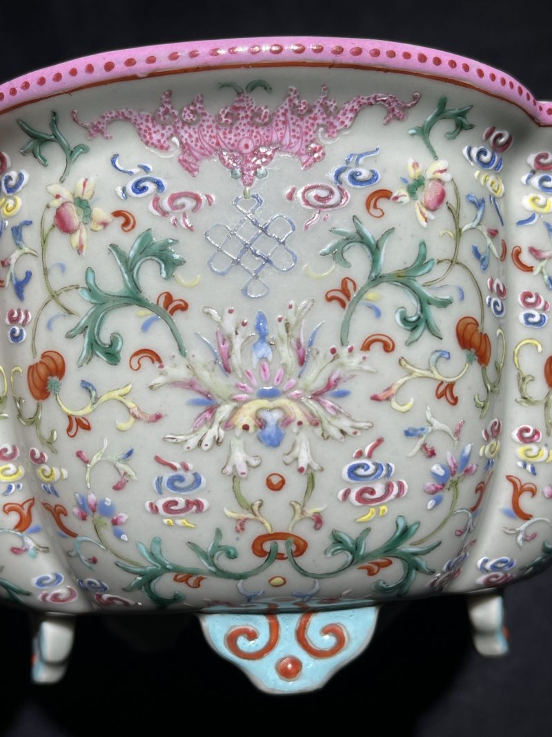 清乾隆 洋彩福寿宝相花纹花盆 - 图5