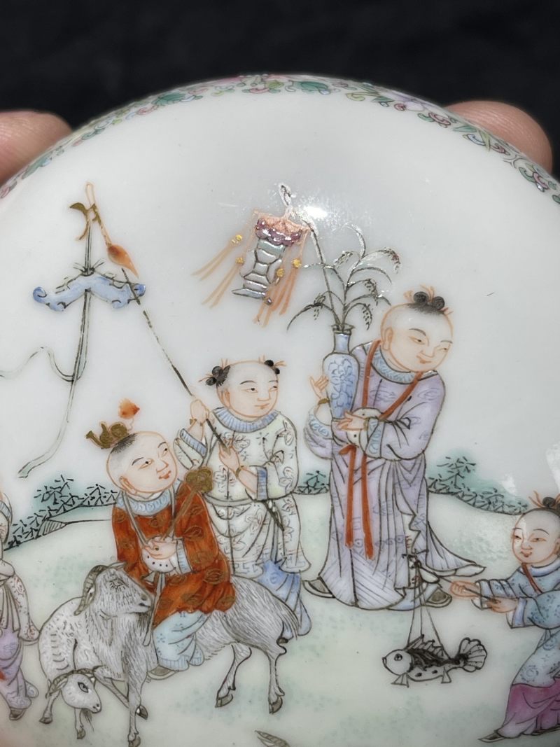 民国 粉彩婴戏纹印盒 - 图4