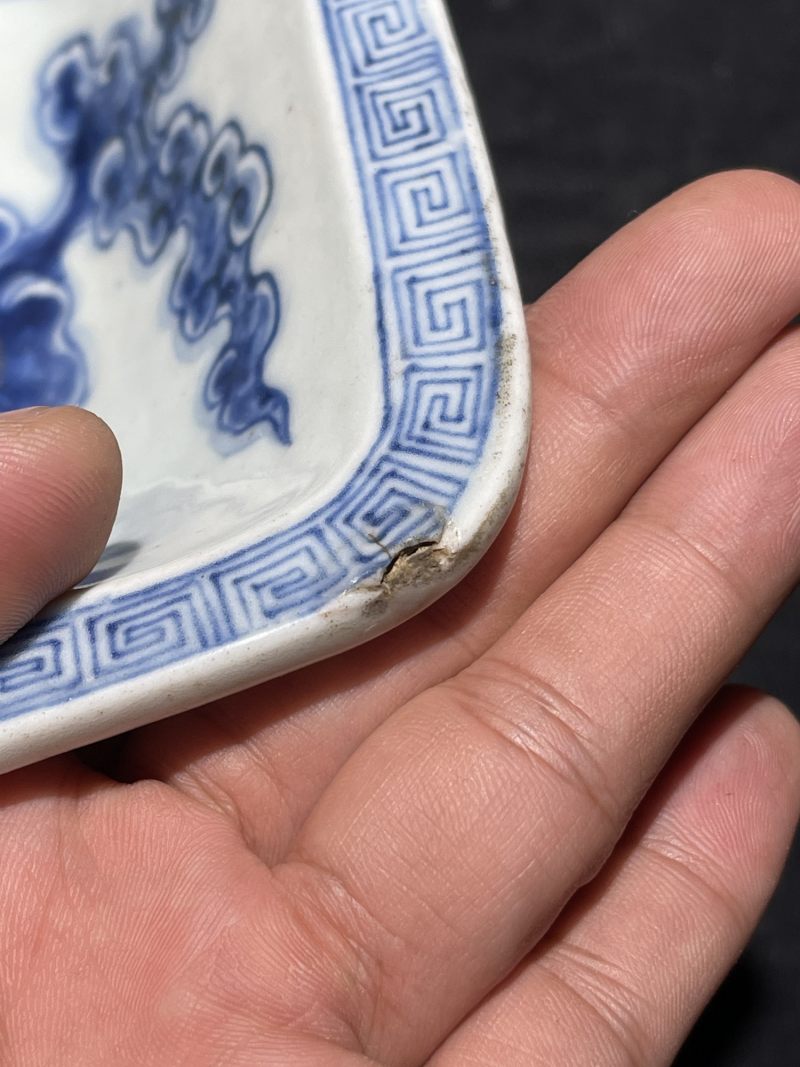 清乾隆 青花龙纹四方盘 - 图11